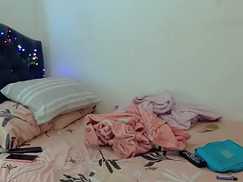 Snapshot of gooddes303salome chatting on 10-03-25, 01:02 gooddes303salome online show from 10-03-25, 01:02