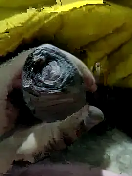 Snapshot of wrong_man25 chatting on 10-23-25, 03:22 wrong man25 online show from 10-23-25, 03:22