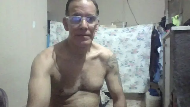 Snapshot of CaptainFox chatting on 06-26-26, 12:15 CaptainFox online show from 06-26-26, 12:15