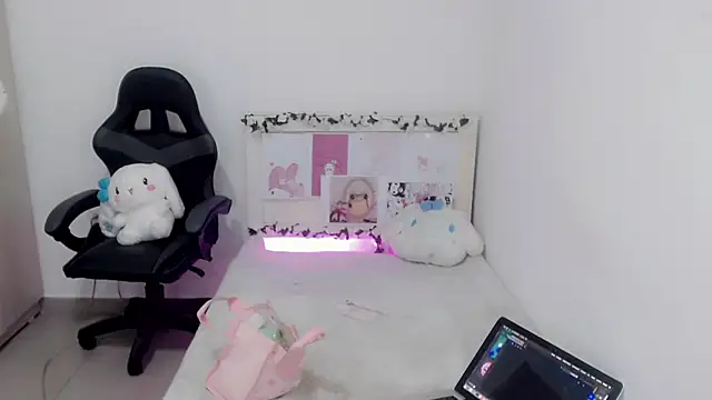 Youlittlepervertt  online show from 01-04-25, 01:21