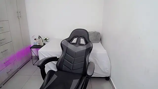 Snapshot of Youlittlepervertt_ chatting on 01-07-26, 03:53 Youlittlepervertt online show from 01-07-26, 03:53