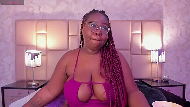 Snapshot of Darnellqueen chatting on 01-14-25, 07:17 Darnellqueen online show from 01-14-25, 07:17
