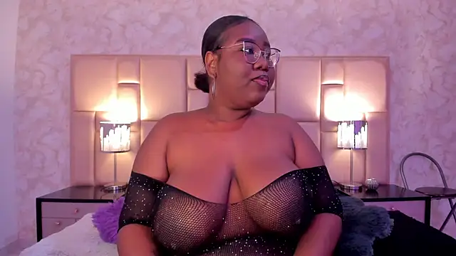 Snapshot of Darnellqueen chatting on 01-22-25, 07:35 Darnellqueen online show from 01-22-25, 07:35