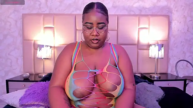 Snapshot of Darnellqueen chatting on 02-21-25, 07:34 Darnellqueen online show from 02-21-25, 07:34