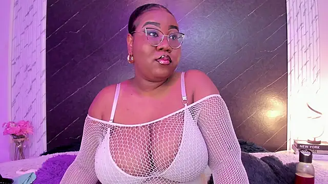 Snapshot of Darnellqueen chatting on 10-07-25, 03:36 Darnellqueen online show from 10-07-25, 03:36