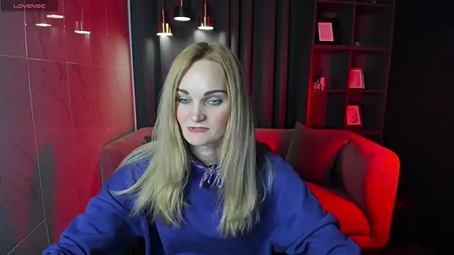 Snapshot of SaraSubtlety chatting on 09-30-25, 01:27 SaraSubtlety online show from 09-30-25, 01:27