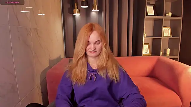 Snapshot of SaraSubtlety chatting on 12-03-25, 01:42 SaraSubtlety online show from 12-03-25, 01:42