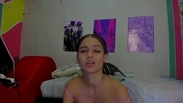 Snapshot of MarianaManzur chatting on 02-02-25, 02:02 MarianaManzur online show from 02-02-25, 02:02