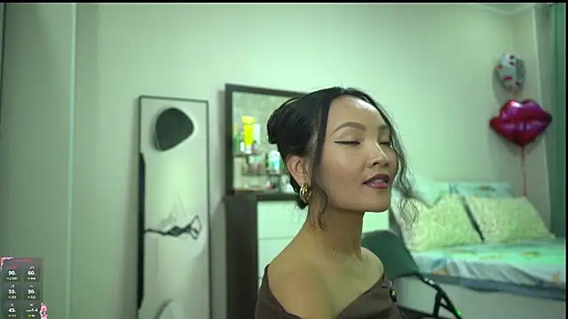 Snapshot of merca_8 chatting on 11-17-25, 10:54 merca 8 online show from 11-17-25, 10:54