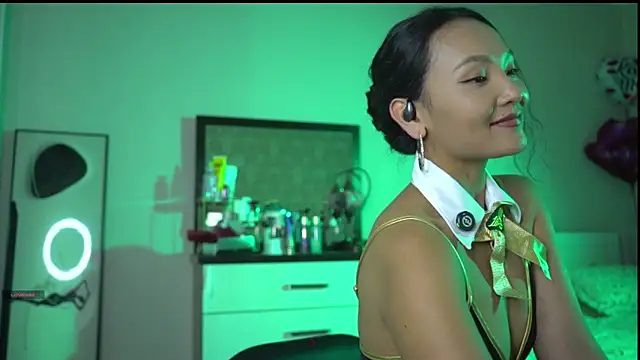 Snapshot of merca_8 chatting on 11-25-25, 10:59 merca 8 online show from 11-25-25, 10:59