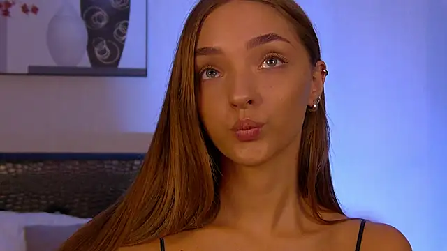 VirginieCruz online show from 09-15-25, 07:25