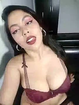 Snapshot of leah_passion chatting on 12-23-24, 11:49 leah passion online show from 12-23-24, 11:49