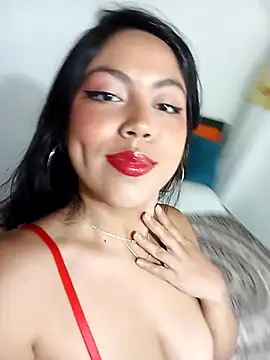 Snapshot of leah_passion chatting on 09-12-25, 07:58 leah passion online show from 09-12-25, 07:58