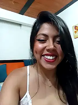 Snapshot of leah_passion chatting on 10-23-25, 08:51 leah passion online show from 10-23-25, 08:51