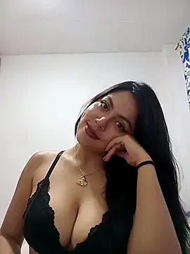 Snapshot of leah_passion chatting on 02-13-26, 10:17 leah passion online show from 02-13-26, 10:17