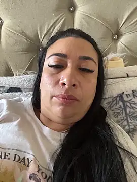 Snapshot of Karina_Yang chatting on 12-14-25, 12:32 Karina Yang online show from 12-14-25, 12:32