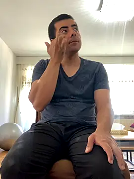 Snapshot of _Playboy_ chatting on 09-18-25, 01:35 Playboy online show from 09-18-25, 01:35