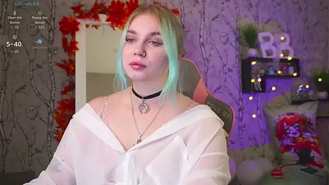 Moon Valkyrie online show from 09-23-25, 08:17