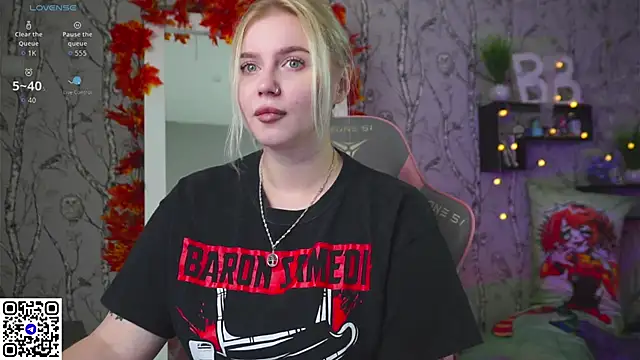 Moon Valkyrie online show from 10-21-25, 07:53