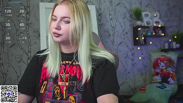 Moon Valkyrie online show from 12-16-25, 09:03