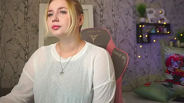 Snapshot of Moon_Valkyrie chatting on 03-03-26, 09:15 Moon Valkyrie online show from 03-03-26, 09:15