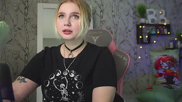 Snapshot of Moon_Valkyrie chatting on 03-13-26, 09:16 Moon Valkyrie online show from 03-13-26, 09:16