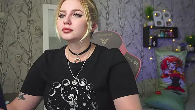 Moon Valkyrie online show from 03-30-26, 09:32