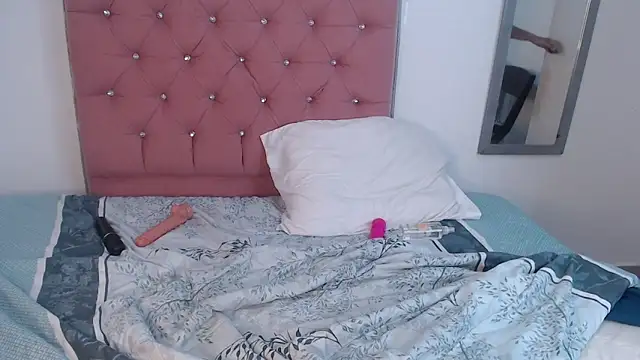 Snapshot of mary_live chatting on 02-02-25, 06:10 mary live online show from 02-02-25, 06:10