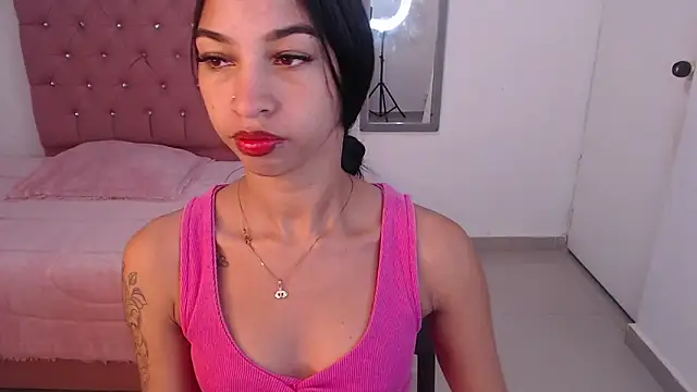 Snapshot of mary_live chatting on 02-13-25, 12:11 mary live online show from 02-13-25, 12:11