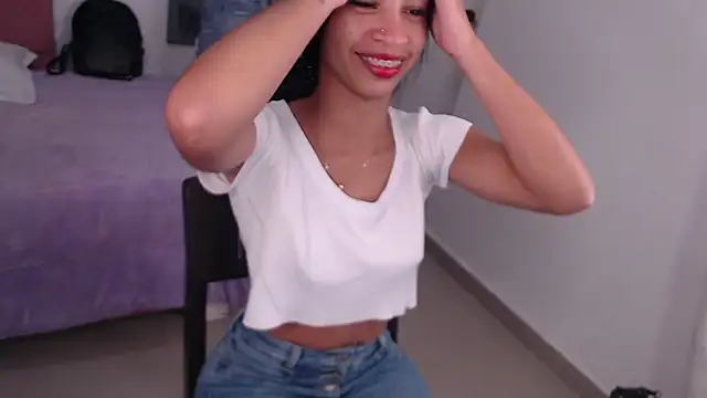 Snapshot of mary_live chatting on 02-19-25, 12:11 mary live online show from 02-19-25, 12:11