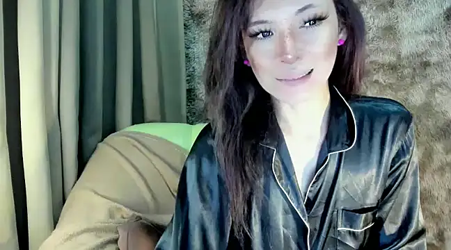 Snapshot of Rhianna_wilson chatting on 02-18-25, 09:42 Rhianna wilson online show from 02-18-25, 09:42