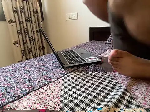 Snapshot of debu46 chatting on 09-24-25, 11:24 debu46 online show from 09-24-25, 11:24