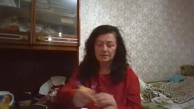 GypsiQueen2 online show from 10-13-25, 05:57