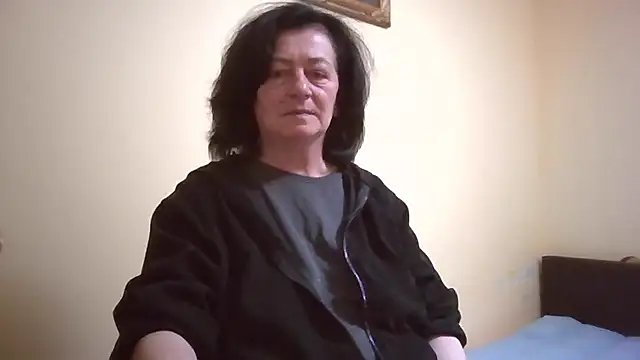 GypsiQueen2 online show from 04-19-26, 06:54