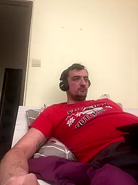 Snapshot of Fireflyerrr chatting on 11-26-25, 06:42 Fireflyerrr online show from 11-26-25, 06:42