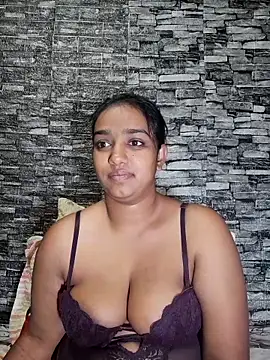 Snapshot of Xindias_fantasyX chatting on 10-17-25, 06:32 Xindias fantasyX online show from 10-17-25, 06:32