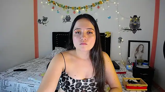 Snapshot of naughty_girl_4u chatting on 01-31-25, 10:21 naughty girl 4u online show from 01-31-25, 10:21