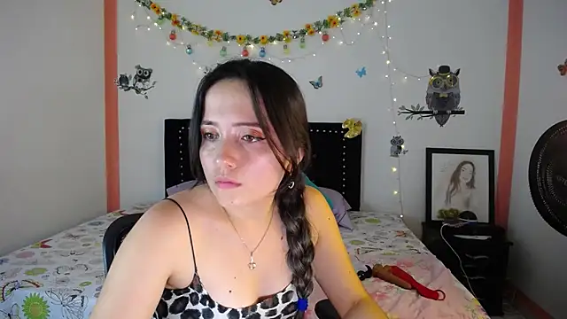 Snapshot of naughty_girl_4u chatting on 02-17-25, 06:26 naughty girl 4u online show from 02-17-25, 06:26