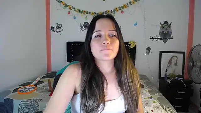 Snapshot of naughty_girl_4u chatting on 03-05-25, 07:49 naughty girl 4u online show from 03-05-25, 07:49