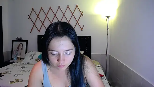 Snapshot of naughty_girl_4u chatting on 09-16-25, 08:32 naughty girl 4u online show from 09-16-25, 08:32