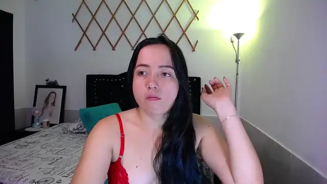 Snapshot of naughty_girl_4u chatting on 09-28-25, 01:38 naughty girl 4u online show from 09-28-25, 01:38