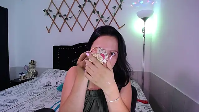 Snapshot of naughty_girl_4u chatting on 11-10-25, 08:08 naughty girl 4u online show from 11-10-25, 08:08