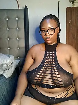 Snapshot of Aaaliyah445 chatting on 02-10-26, 06:23 Aaaliyah445 online show from 02-10-26, 06:23