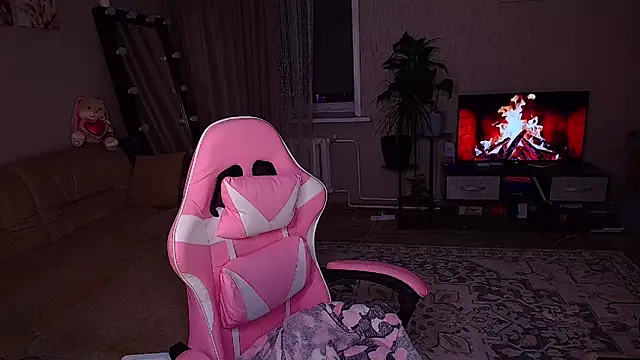   Malika   online show from 03-28-26, 01:54