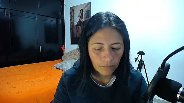 Snapshot of sharoon_cheerry chatting on 02-11-26, 01:38 sharoon cheerry online show from 02-11-26, 01:38