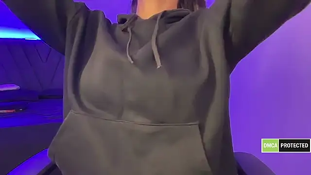 Snapshot of Hottie_ishuu chatting on 11-16-25, 05:51 Hottie ishuu online show from 11-16-25, 05:51