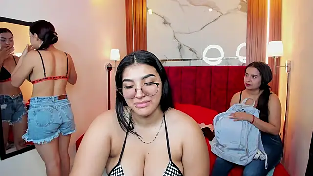 Snapshot of Afrodita-hott chatting on 03-03-25, 12:16 Afrodita-hott online show from 03-03-25, 12:16