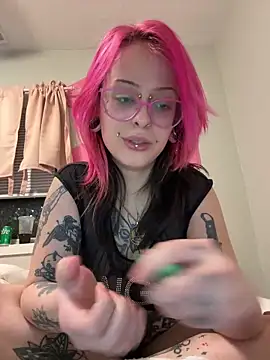 Snapshot of MissRomero chatting on 01-14-25, 12:33 MissRomero online show from 01-14-25, 12:33