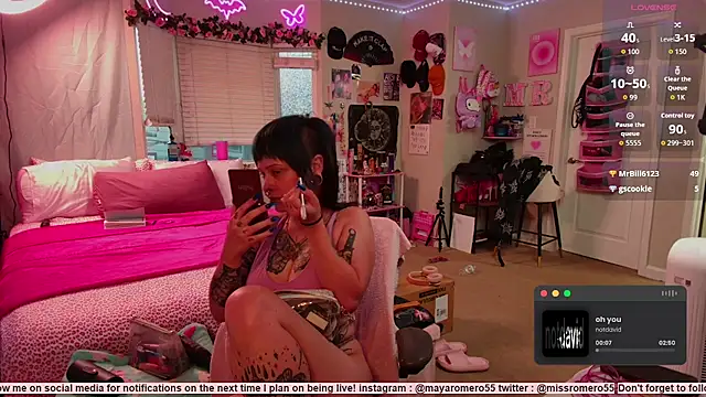 Snapshot of MissRomero chatting on 09-11-25, 01:49 MissRomero online show from 09-11-25, 01:49