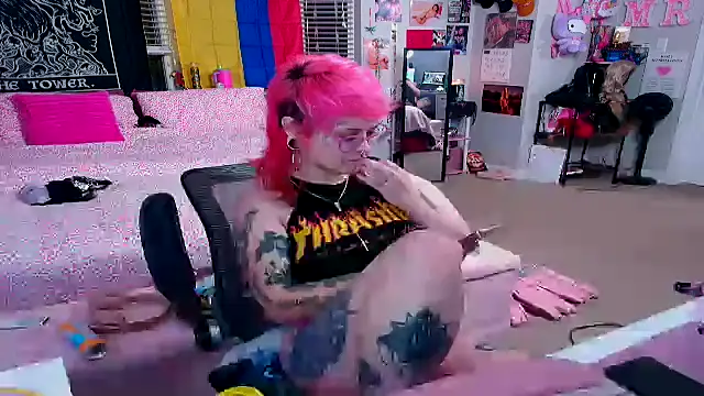 Snapshot of MissRomero chatting on 11-23-25, 01:16 MissRomero online show from 11-23-25, 01:16